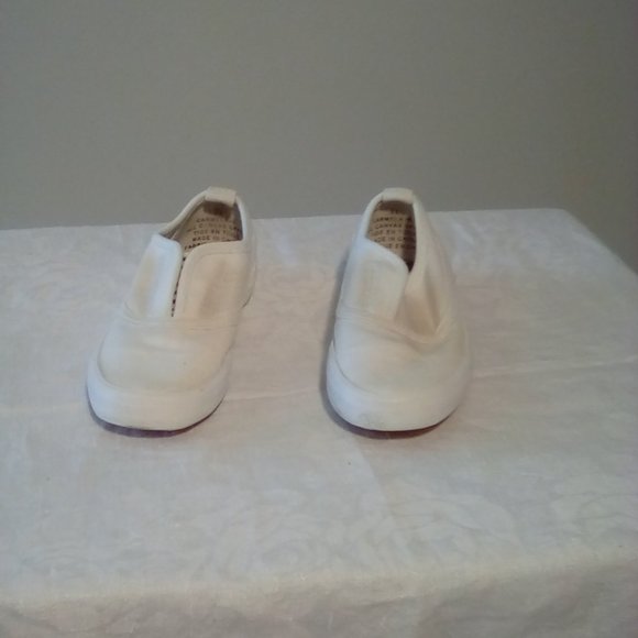 Free with purchase, girl's size 11 canvas sneakers shoes - Picture 4 of 7